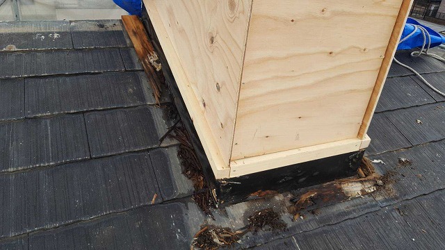 取り合いが劣化した換気棟
